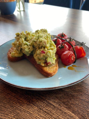 Smashed Avocado in High Brooms cafe